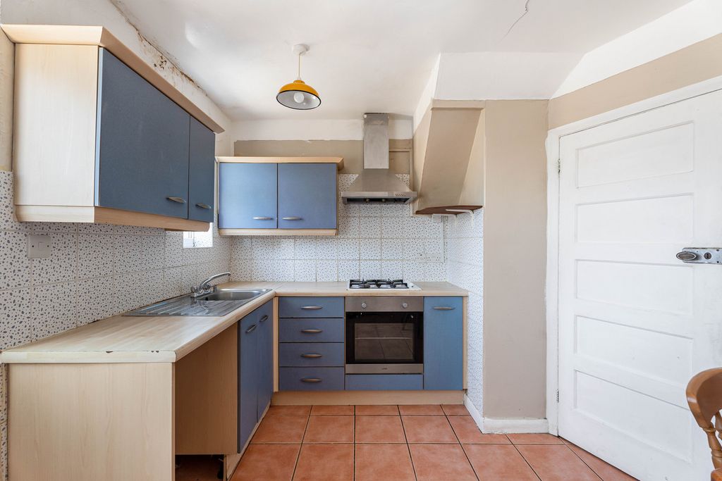 Property photo 3 of 13