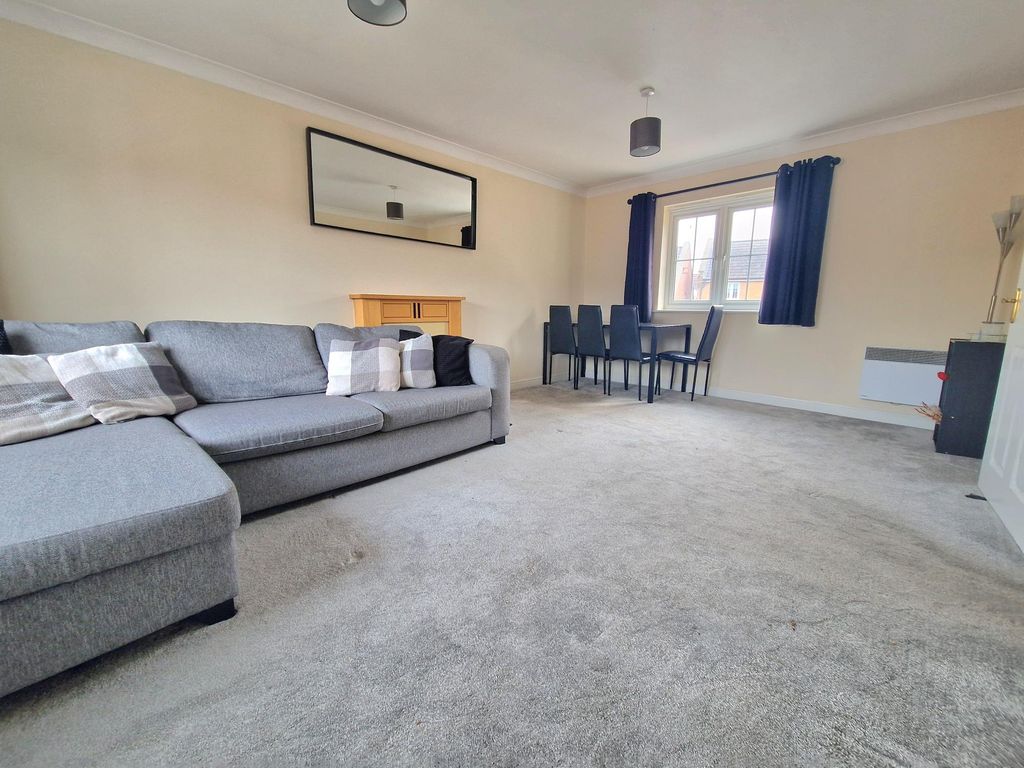 Property photo 3 of 11