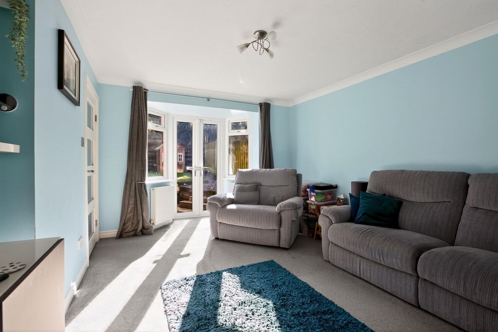 Property photo 2 of 17 Living Room