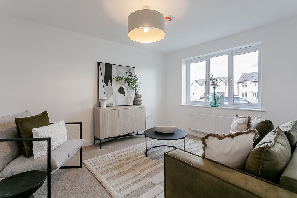 Property photo 2 of 33