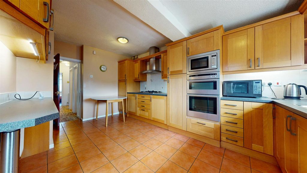 Property photo 3 of 23 Rookery Lane Kitchen Diner