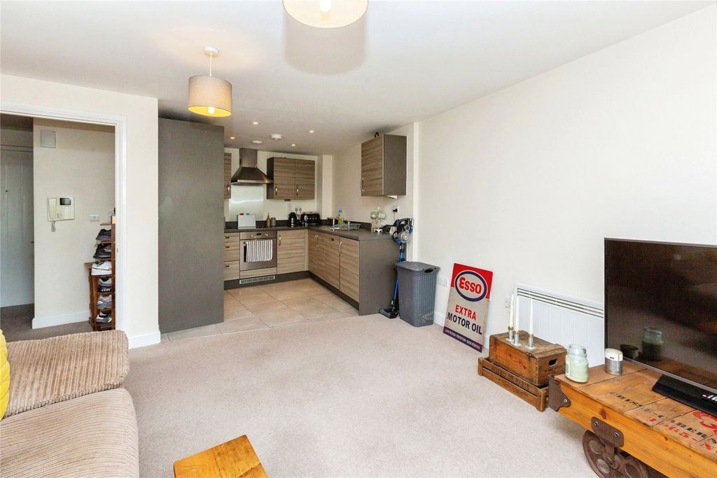 Property photo 3 of 14 Picture No. 02