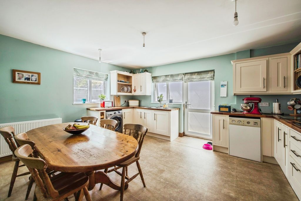 Property photo 3 of 17 Pbox-Img.Jpg