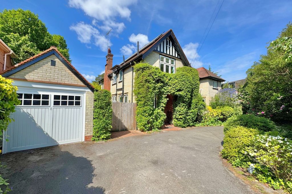 Property photo 2 of 34
