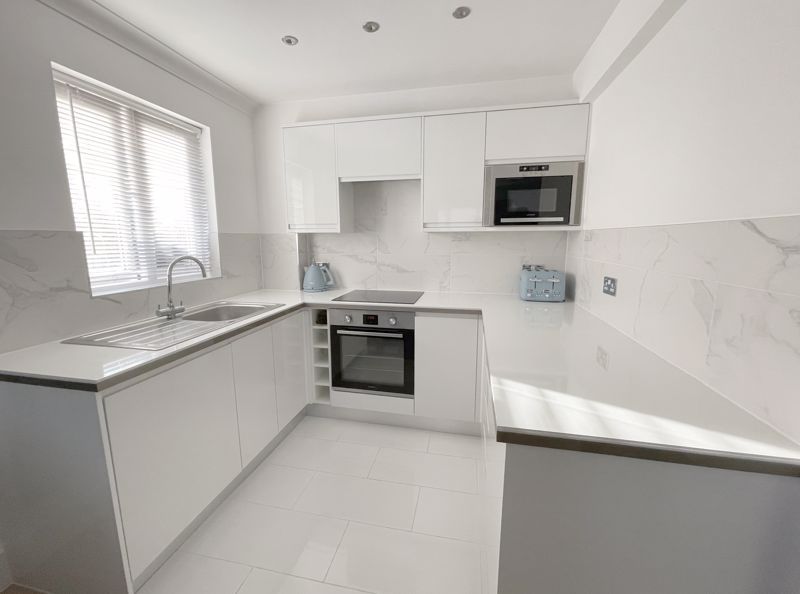 Property photo 3 of 8 Kitchen