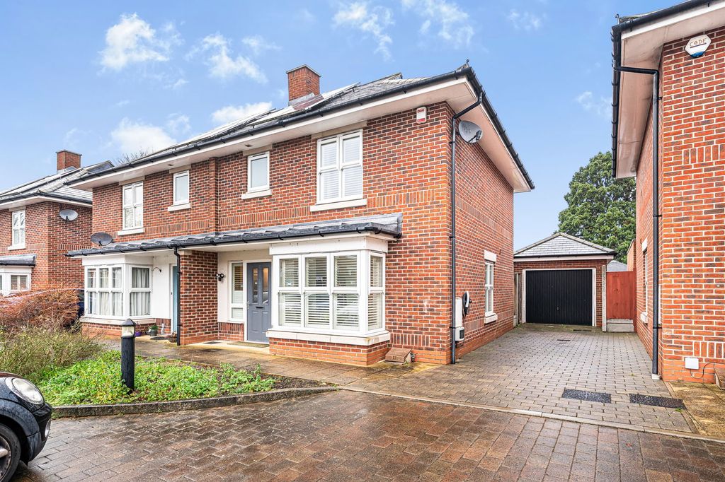 Property photo 1 of 27