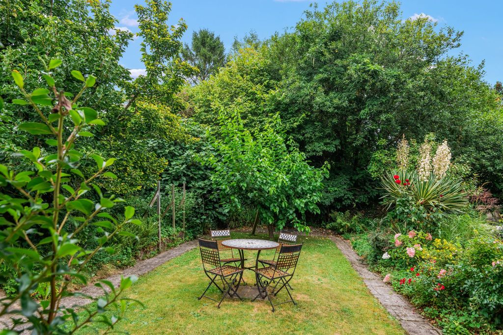 Property photo 3 of 38