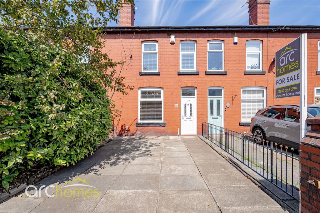 Property photo 1 of 17 Wigan-2.Jpg