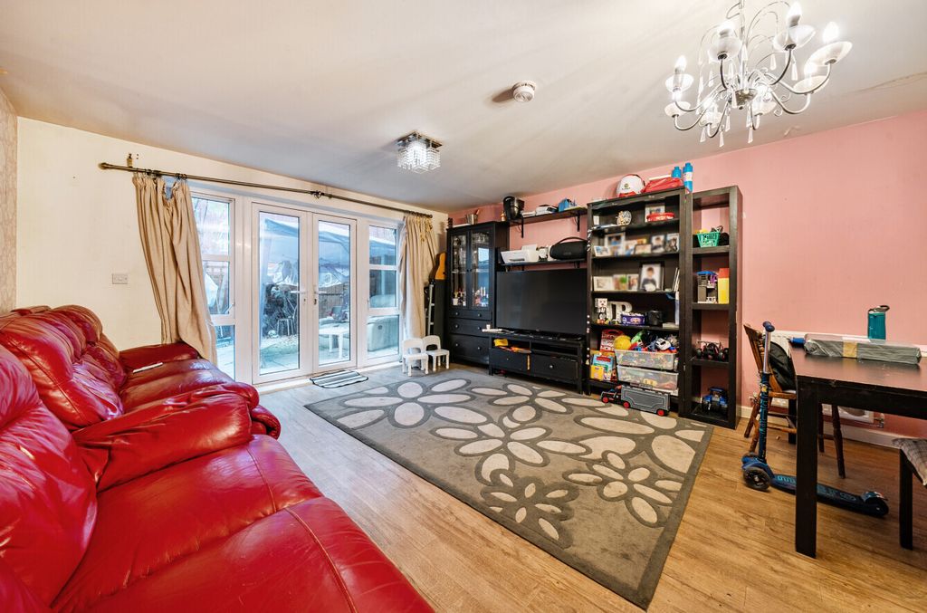 Property photo 3 of 20 Picture No. 12