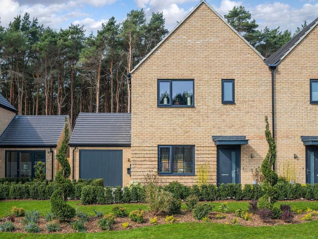 Property photo 1 of 10 The Bookham, Number 31