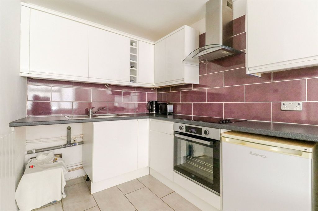 Property photo 2 of 12 Picture No. 16