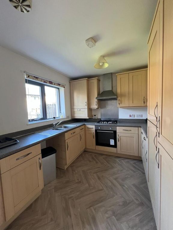 Property photo 1 of 11 Kitchen