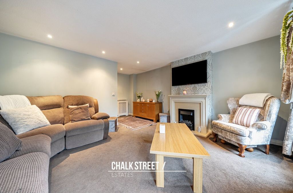 Property photo 2 of 26