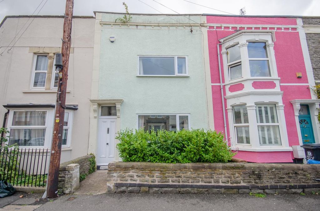 Property photo 1 of 30 Chaplin-04.Jpg