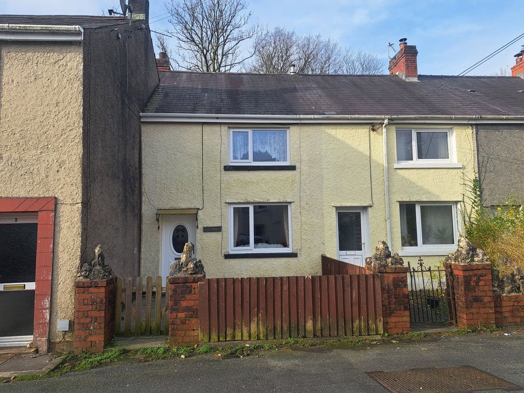 Property photo 1 of 8