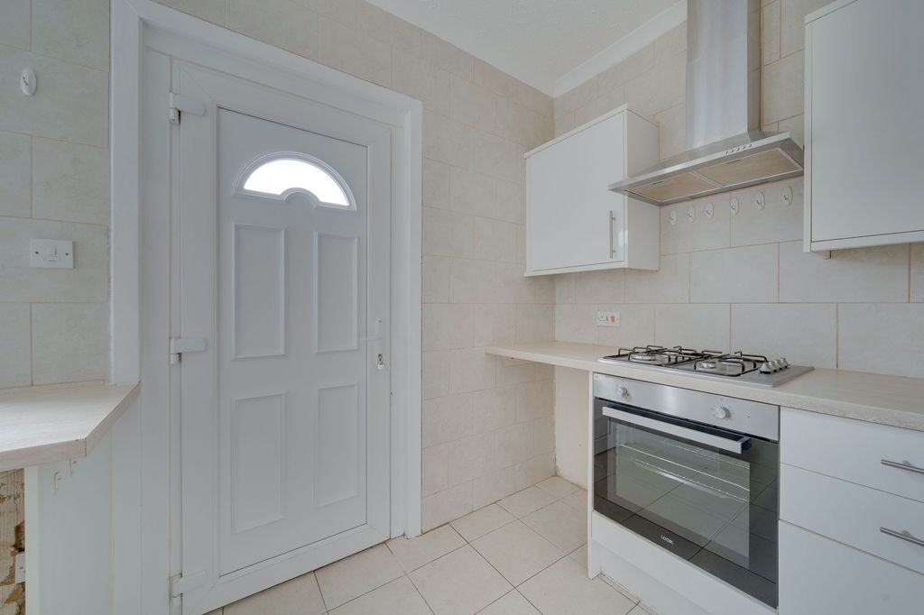 Property photo 3 of 23 Kitchen