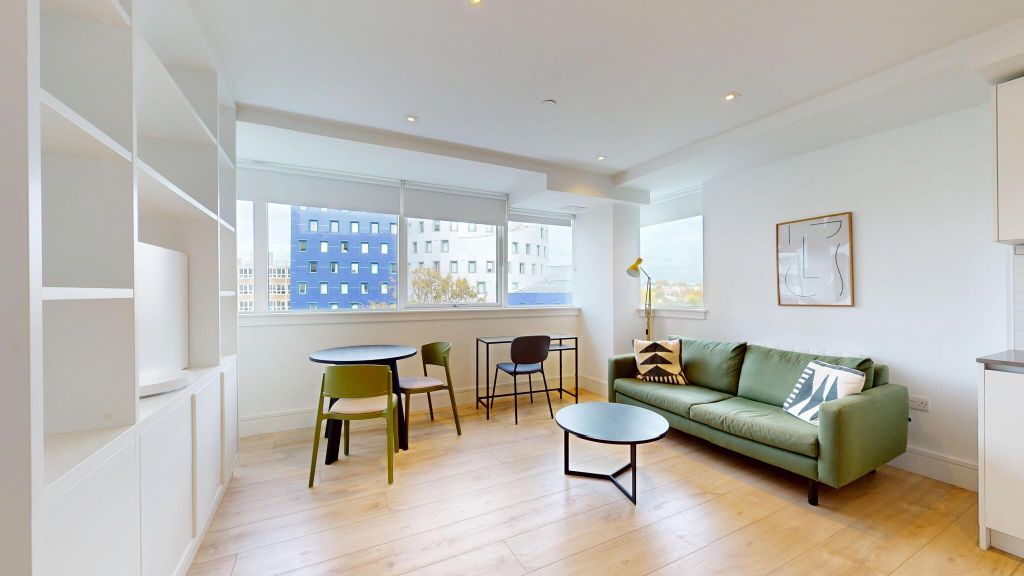 Property photo 1 of 16 Living Room