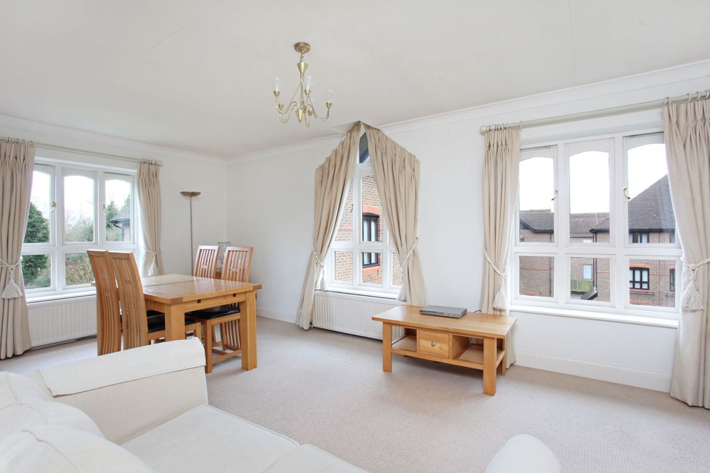 Property photo 3 of 8