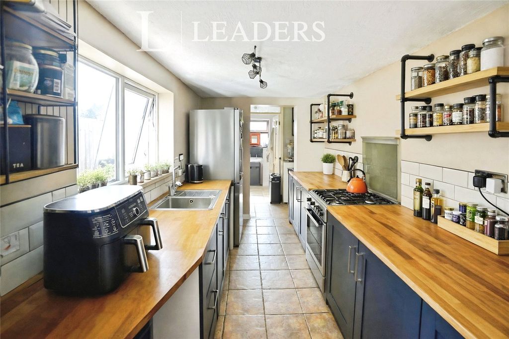 Property photo 2 of 15 Kitchen