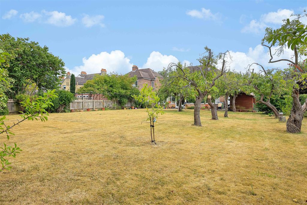 Property photo 2 of 20 Img (16).Jpg