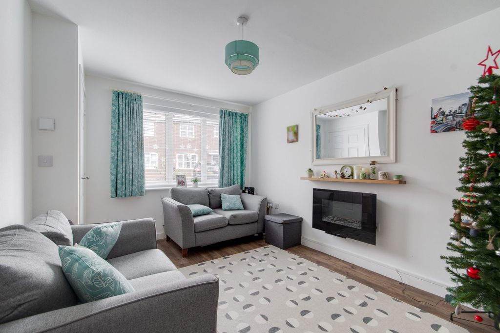 Property photo 2 of 13 Picture No. 10