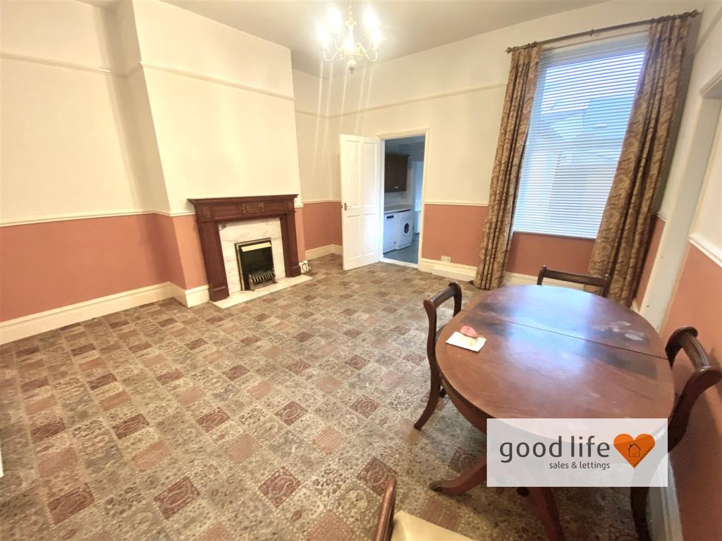 Property photo 3 of 18 20251209_112414667_Ios5Dunbar.Jpg