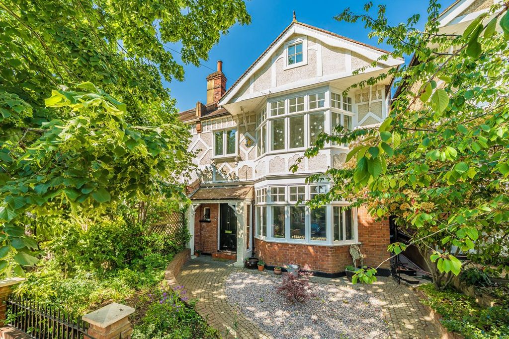 Property photo 1 of 8