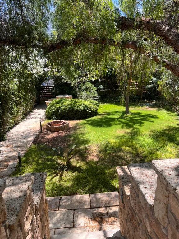 Property photo 3 of 24