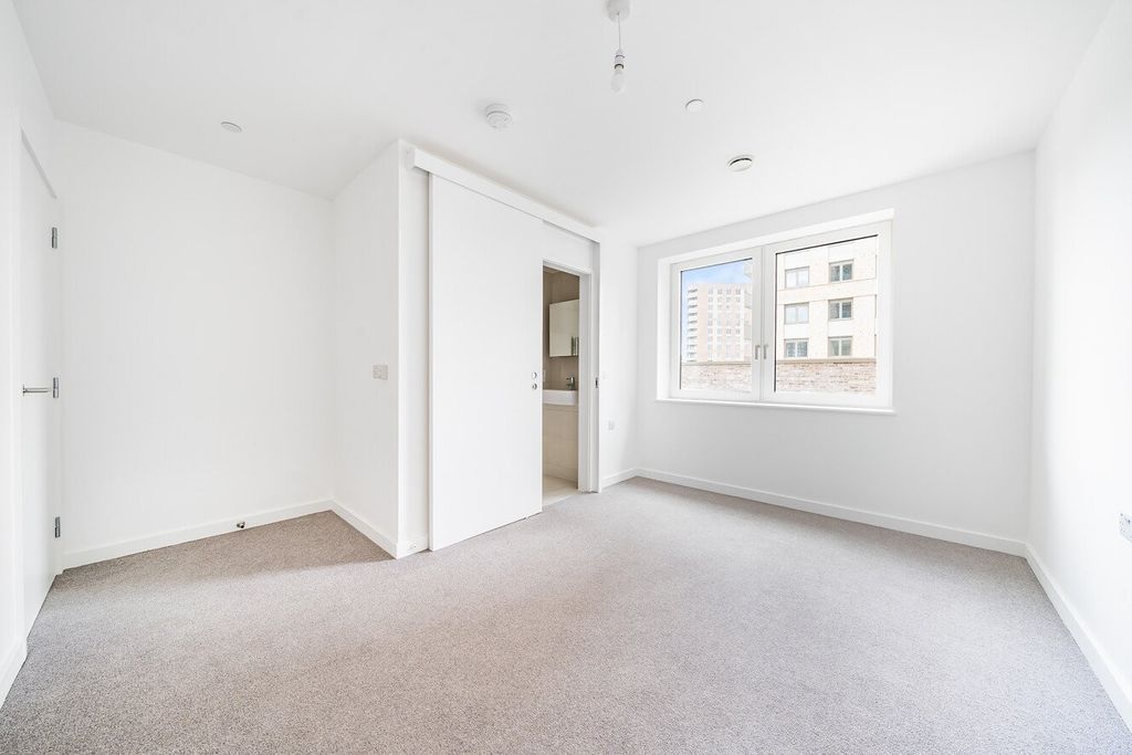 Property photo 2 of 12 Picture No. 03