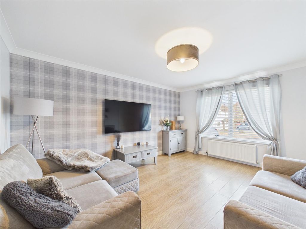 Property photo 2 of 18 Cam01486G0-Pr0979-Still001.Jpg