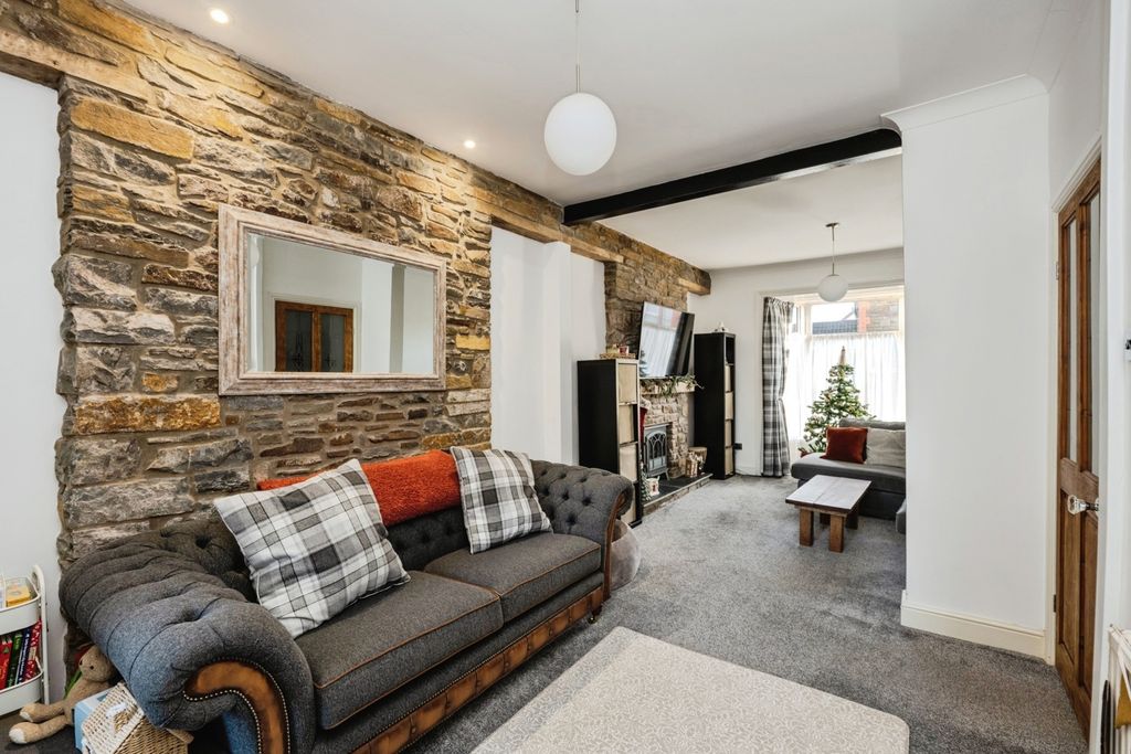 Property photo 2 of 19 Pbox-Img.Jpg