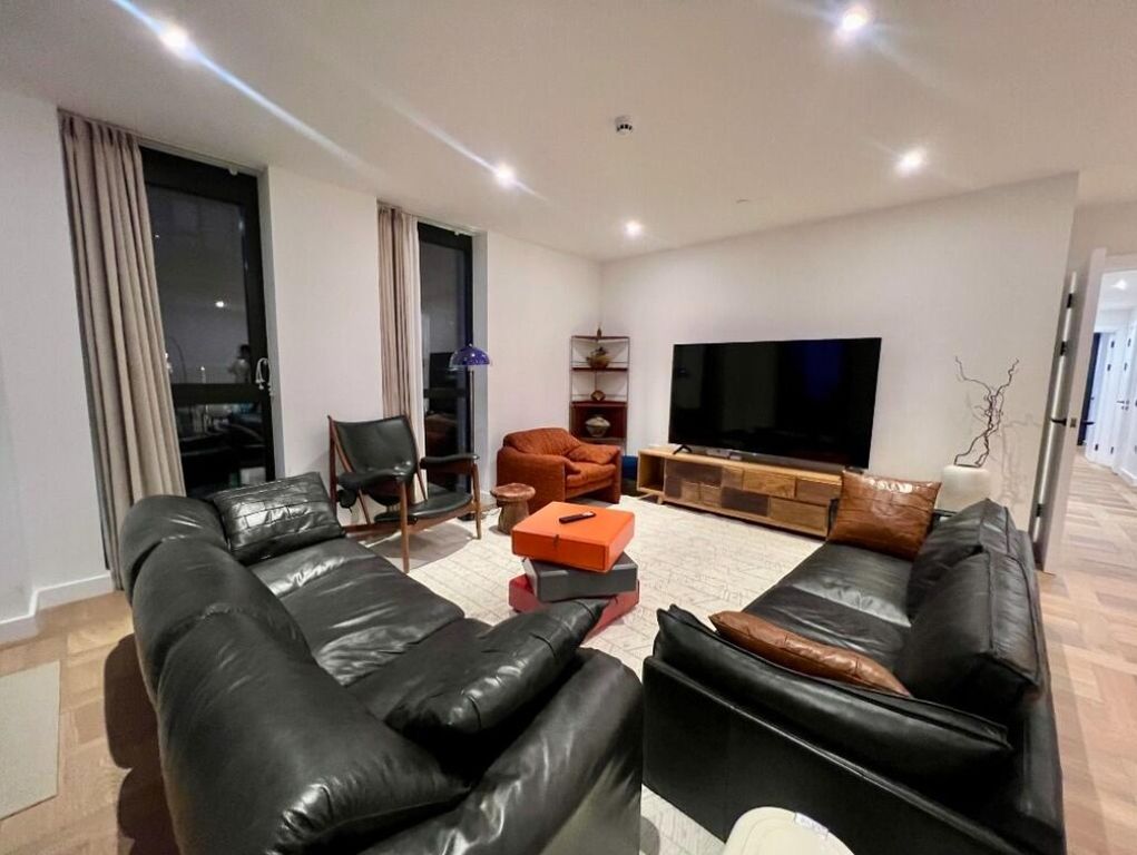 Property photo 2 of 12