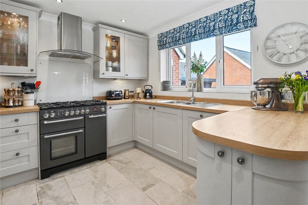 Property photo 2 of 24 Picture No. 02