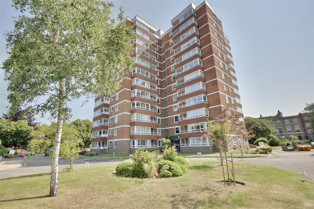 Property photo 1 of 12 7B3Ae6E3-09Ed-40F6-B9Ab-9Fe16255Acaa_1_201_A.Jpeg