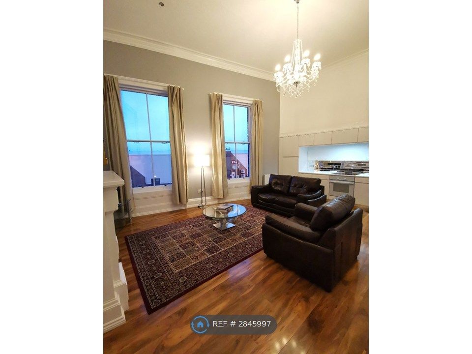 Property photo 3 of 11 Living Room