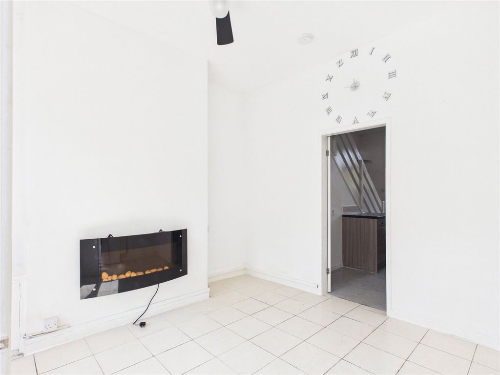Property photo 3 of 10 Picture No. 02