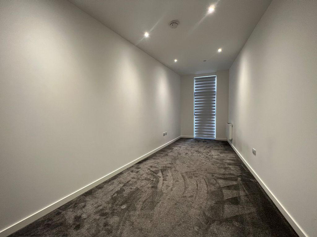 Property photo 3 of 5 Bedroom