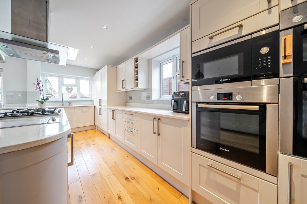 Property photo 2 of 21 1476896-19-6A2Af3...