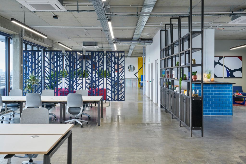 Property photo 2 of 12 5th Floor - Fully Fitted