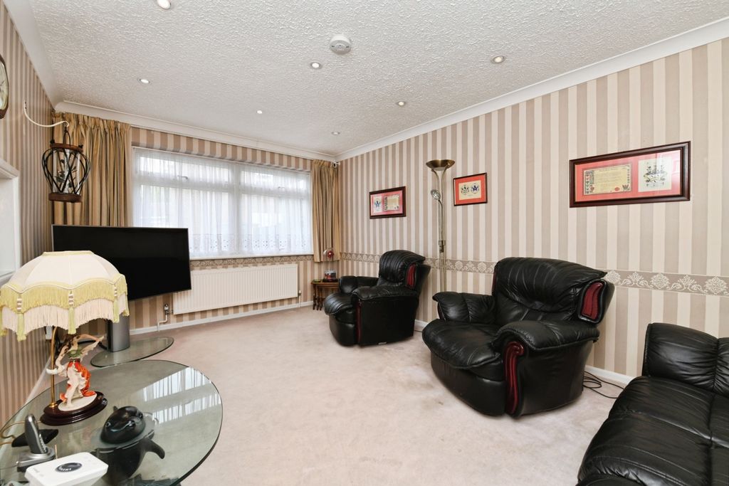 Property photo 2 of 15 Internal