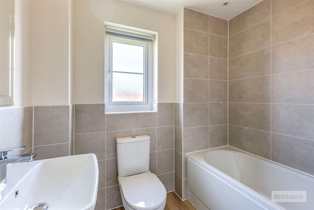 Property photo 3 of 8 Bathroom