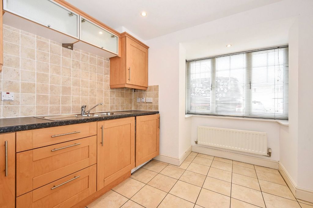 Property photo 3 of 16 Picture No. 12