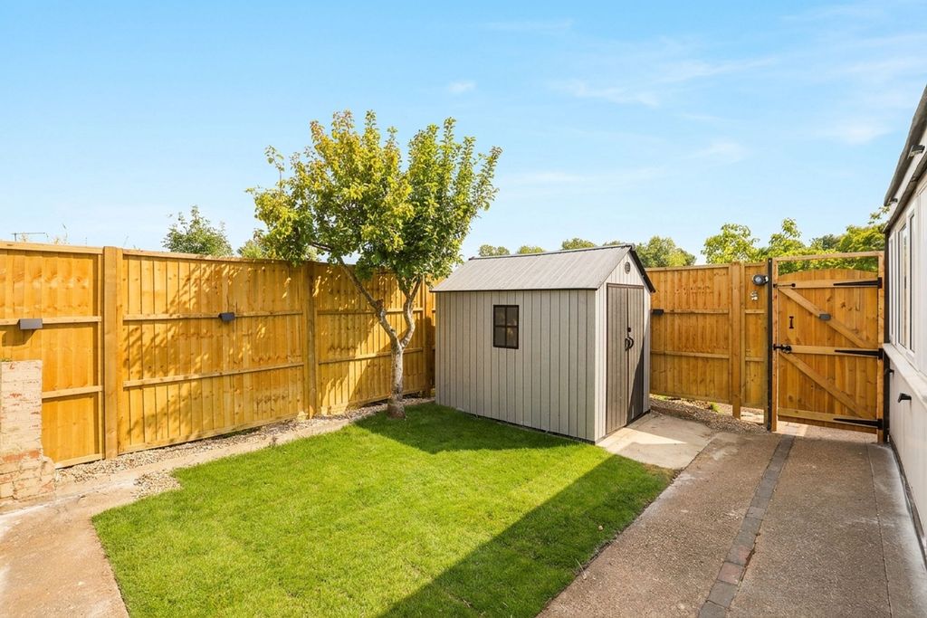 Property photo 3 of 24