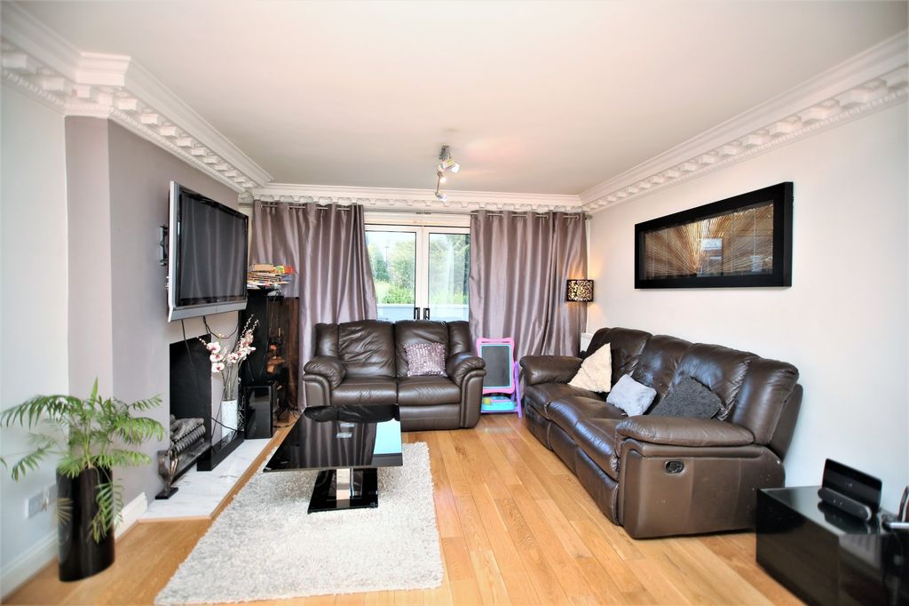 Property photo 3 of 12 Reception