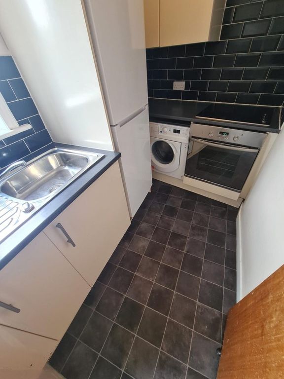 Property photo 2 of 3