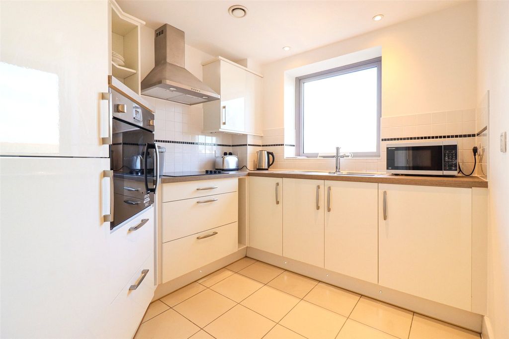 Property photo 2 of 11 Picture No. 10