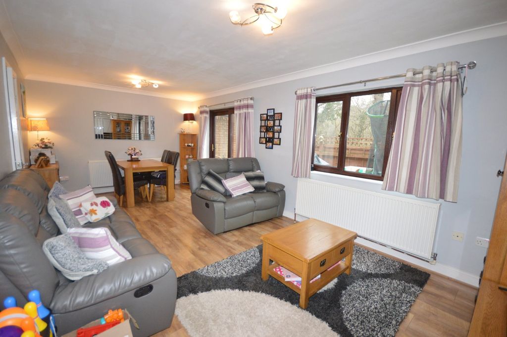 Property photo 2 of 22 Picture No. 02