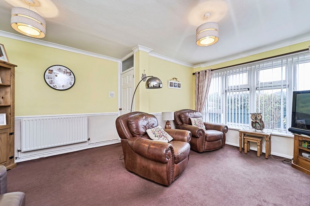 Property photo 2 of 17 Photo