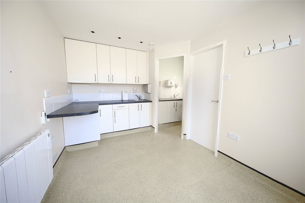 Property photo 2 of 8 Picture No. 03
