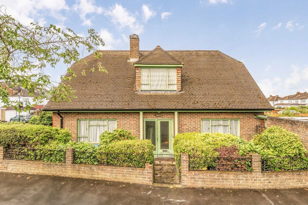 Property photo 1 of 8